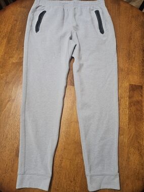 Old Navy Light Gray Men's Knit Jogger Sweatpants with Black Zip Pockets